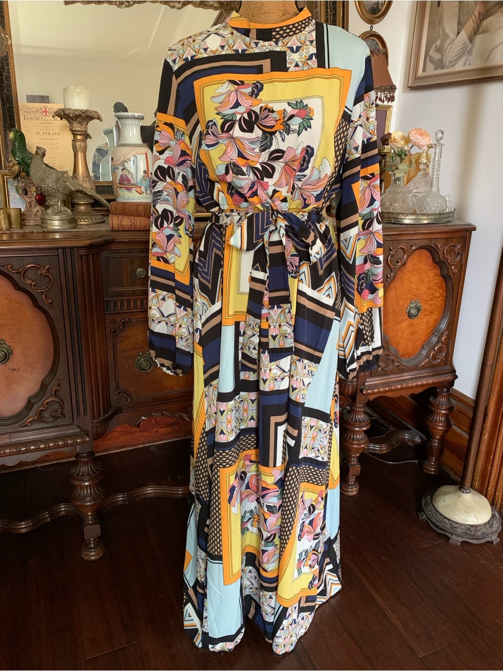 Pre-loved 60’s/70’s-inspired Boho Hippie Deco-inspired Abstract Floral Dress